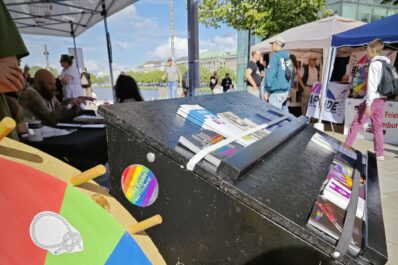 Infostand Strassenfest hamburg pride
