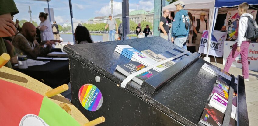 Infostand Strassenfest hamburg pride